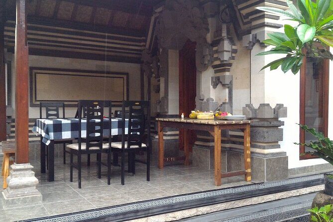 Traditional Balinese Home Dining Experience in Ubud with Putu - Vegetarian, vegan, and the alcohol question