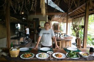 Traditional Balinese Meal in Ubud in Dewa's Family Village Home - The spice walk: learning galangal, cloves, cacao, and nutmeg