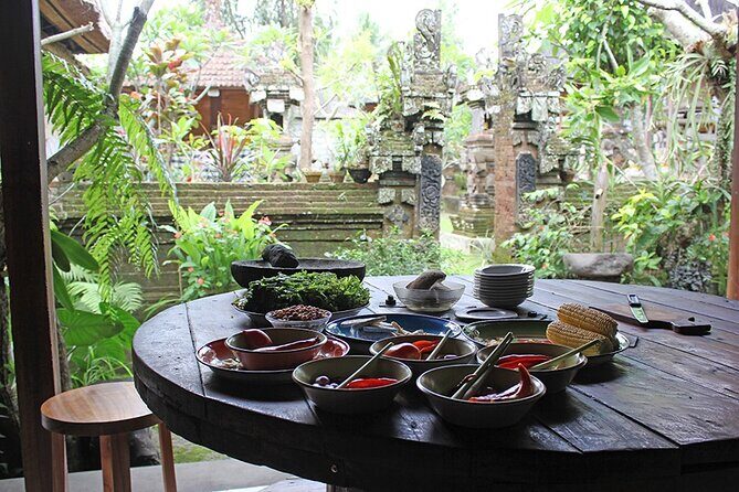 Traditional Balinese Meal in Ubud in Dewa's Family Village Home - What to do during the 2 hours (and how to make it enjoyable)