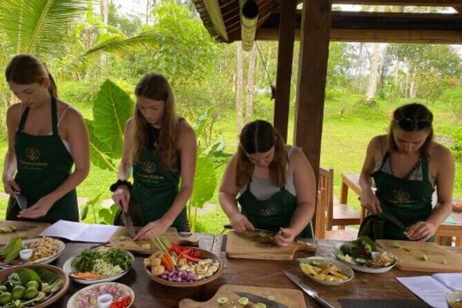 Ubud Cooking Class with Optional Market Visit Pickup Included - The 3-hour rhythm and pickup reality in Ubud