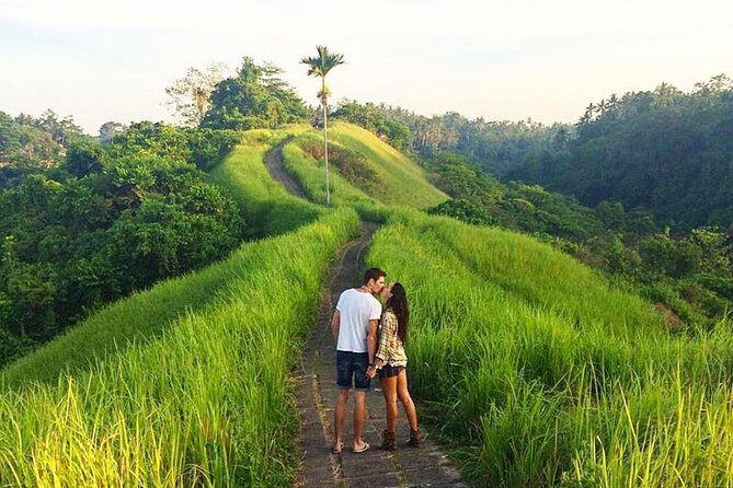 Ubud Countryside Tour: Campuhan Ridge Walk and Rice Terrace - Traditional Balinese House Compound in Batuan: culture, not just photos