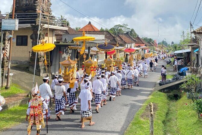 Ubud: Downhill Cycling with Volcano, Rice Terraces and Meal - Mount Batur Viewpoint: The Volcano Stop Before the Ride