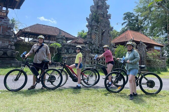 Ubud eBikes Tour to Tegallalang Rice Terrace - Petulu: two hours of riding through village-area Bali