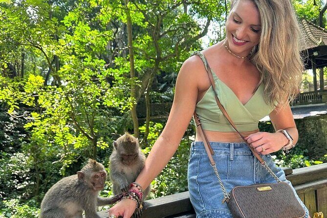 Ubud Monkey Forest, Rice Terrace & Tirta Empul Temple Tour - Ubud Traditional Art Market: souvenirs that feel local, not random