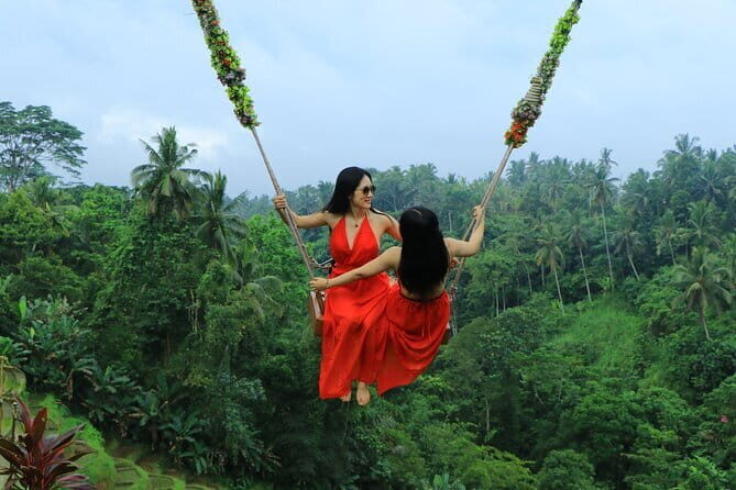 Ubud: Monkey Forest, Rice Terraces and Jungle Swing Tour - Tegalalang Rice Terraces: short walk, real daily farming views