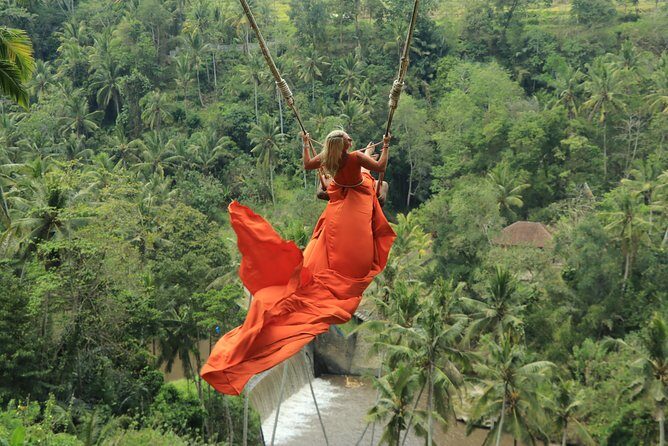 Ubud Private Tours with Jungle Swing Experience - all inclusive - Tegenungan Waterfall: Best Views, Short Walk, Photo Strategy