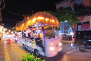 Ubud Sunset Mixology Tour by TikiBus - The onboard vibe: music, Wi‑Fi, and a guided ride