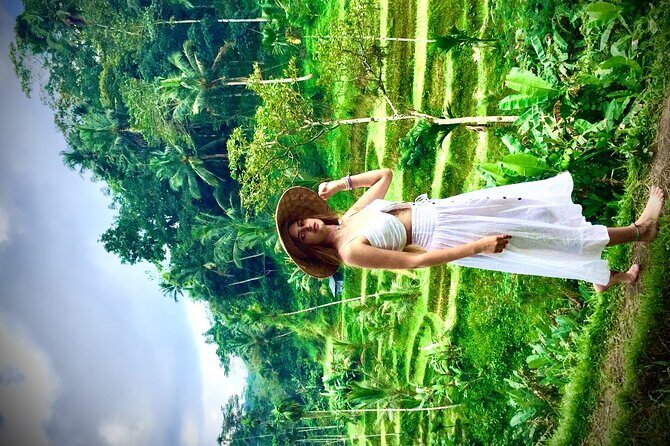 Ubud Surounding Tour - Stop 2: Tegalalang rice terraces with a little trekking