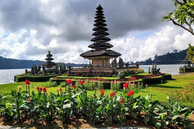 Uluwatu Kecak Tickets A Spectacular Show - Who should book this Uluwatu Kecak ticket option