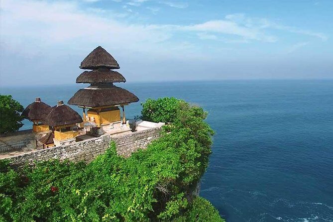 Uluwatu Sunset, Kecak Dance, and Dinner Jimbaran Beach - Guides Make or Break This Night: What to Look for in a Great Host