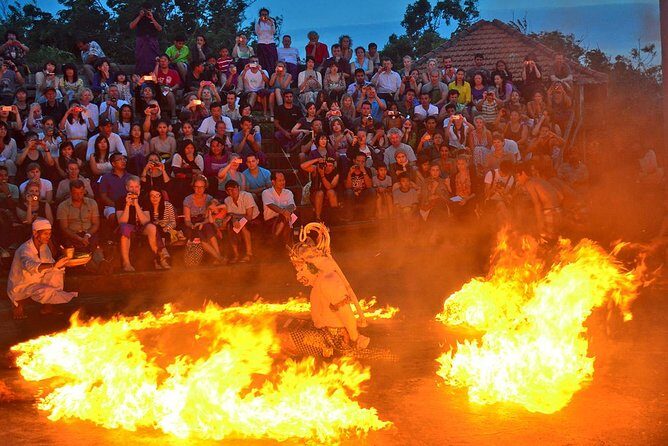 Uluwatu Temple & Kecak Fire Dance Tour - Pickup, A/C Comfort, and a Private Evening With Your Group
