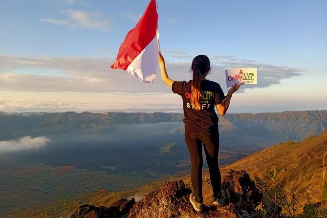 Watch the sunrise from the top of Mount Batur volcano - Summit sunrise: what the view gives you (and what to expect up there)