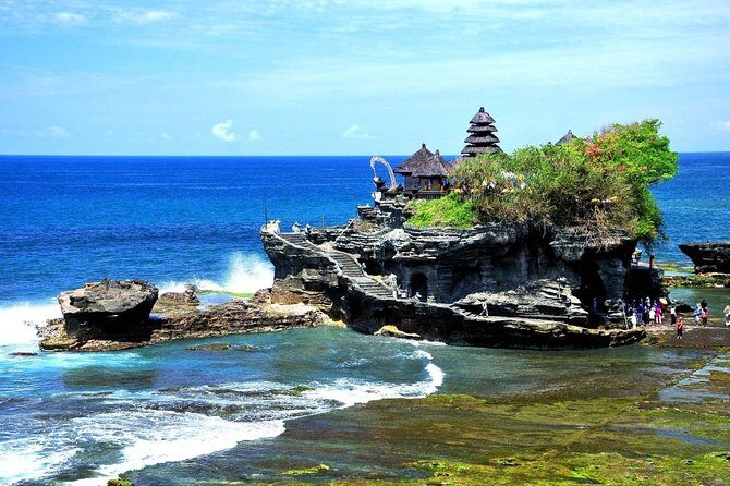 West Bali Tour: Taman Ayun, Ulun Danu Beratan, Jatiluwih Rice Terrace, Tanah Lot - Ulun Danu Bratan: lake views, cool air, and a temple with hills behind it