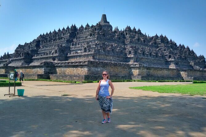 Yogyakarta: Borobudur Temple Climb Up and Prambanan Temple Tour - Drivers and guides: the smoothness is the real luxury