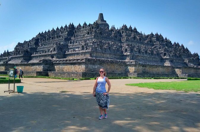 Yogyakarta: Borobudur Temple Climb Up and Prambanan Temple Tour - Tickets and the ticket-inclusive option: double-check this